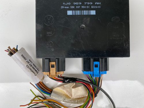 VW PASSAT CENTRAL CONVENIENCE MODULE USED 1JO 959 799 AH