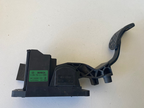 VW GOLF MK4 LATE VW BORA  BEETLE USED ELECTRIC ACCELERATOR PEDAL 1J2  721 503 J