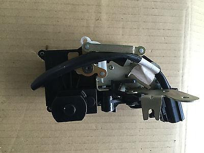 LAND ROVER REAR DOOR LATCH RH RANGE P38 95-98 FQM100680