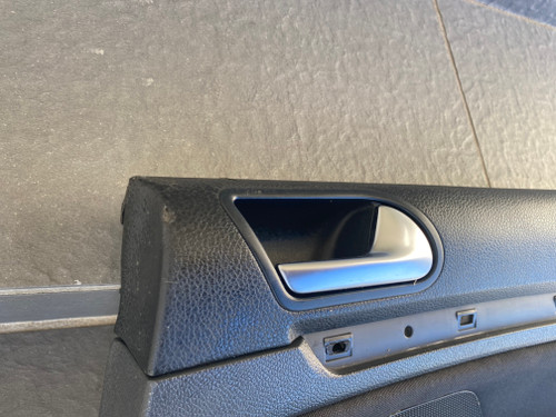 VW GOLF MK5  USED RHR CLOTH INSERT DOOR TRIM  1K4 868 070 G71N
