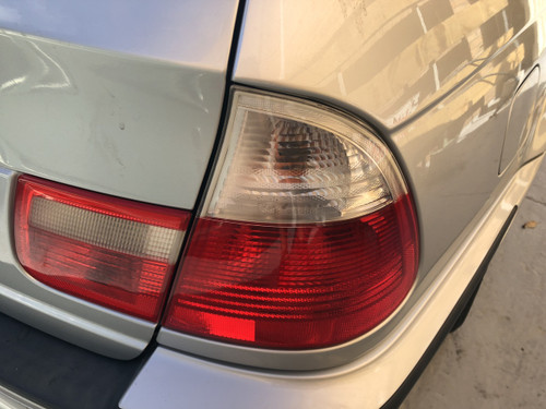 BMW E46 WAGON USED RH TAIL LIGHT 6321-6 905 630 02 01