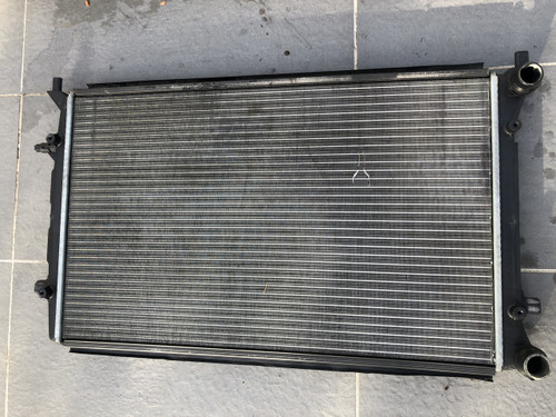 VW GOLF MK5 2.0L FSI NON TURBO USED RADIATOR 1K0 121 251 R