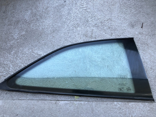 AUDI A5 COUPE 2008-2011 RHR QUARTER GLASS USED