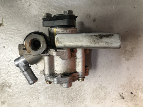 BMW E39 M54 USED LF30 POWER STEERING PUMP USED 1 097 149