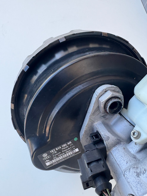 VW CADDY 2005-2010 USED BRAKE BOOSTER 1K2 614 105 AR