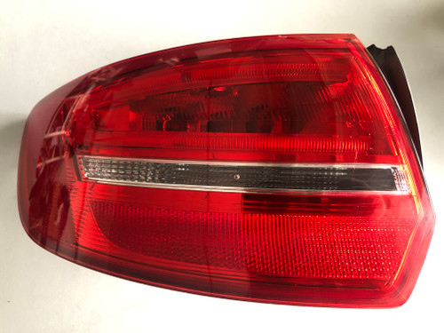 AUDI A3 8P 5 DOOR USED LH TAIL LIGHT 8P4 945 095 E