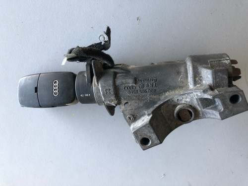 AUDI A4 USED IGNITION BARREL AND KEY 4B0 905 851 C