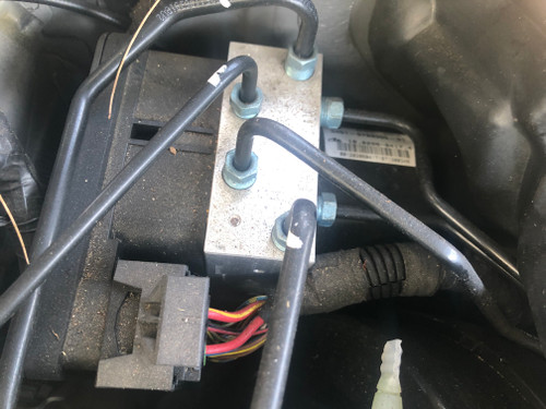 BMW E88 CONVERTIBLE USED ABS PUMP 3451-6789300-01