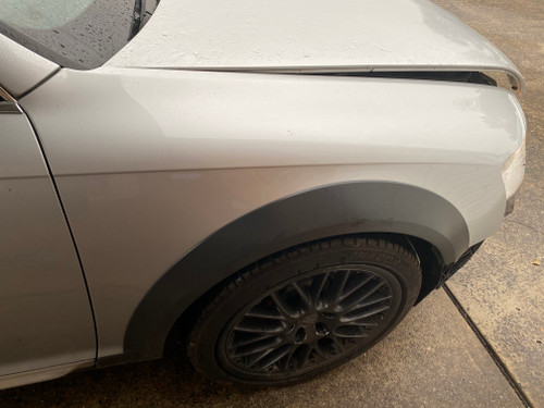 AUDI A6 4F ALLROAD USED RHF GUARD X7W PAINT CODE 