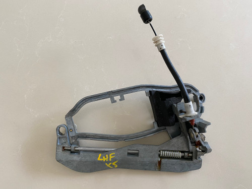 BMW X5 E53 USED LHF DOOR HANDLE CARRIER 