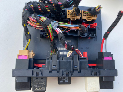 AUDI A3 8P 5 DOOR CENTRAL ELECTRONICS CONTROL BOX BCM 8PO 907 279 E