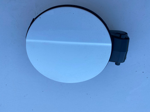 AUDI A3 8P 5 DOOR USED PETROL FLAP IN WHITE  8P4 809 999