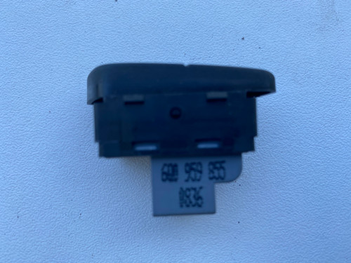 VW POLO 9N GTI USED LH DOOR LOCKING SWITCH  6Q0 959 855