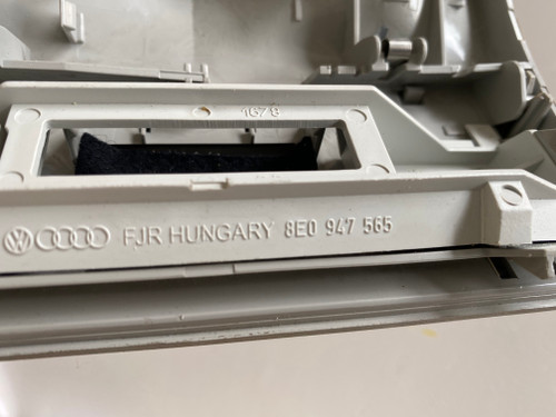 AUDI A4 B7 USED INTERIOR LIGHT 8E0 947 565