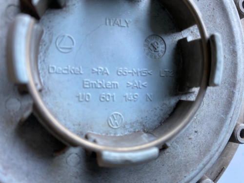 VW GOLF MK4 USED MAG WHEEL CENTRE CAP 1J0 601 149 N