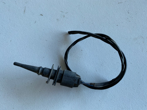 BMW E46 E39 USED OUTSIDE TEMP SENSOR WITH PLUG AND WIRING 65816905050