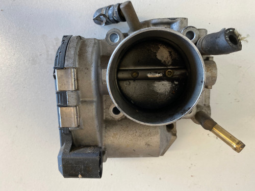 VW BEETLE USED THROTTLE BODY  06A 133 062 Q