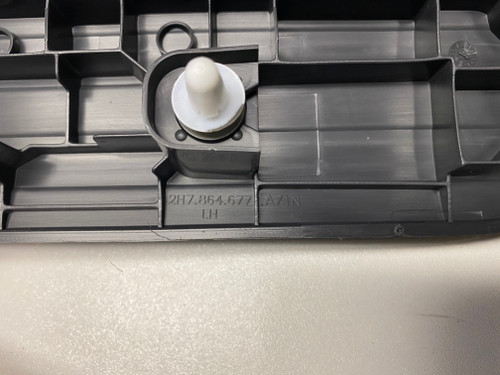 VW AMAROK NEW GENUINE LH SEAL FLOOR COVER 2H7 864 677