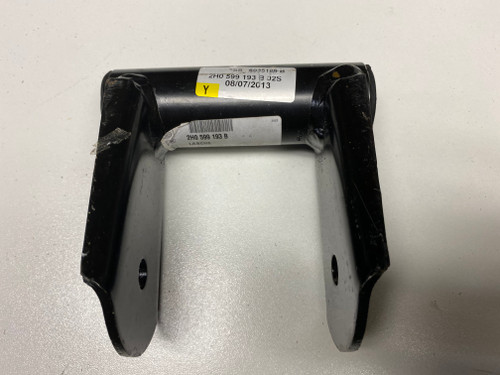 VW AMAROK NEW GENUINE REAR LEAF SPRING MOUNT 2H0 599 193 B