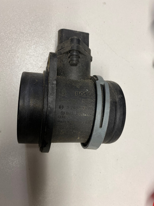 VW AUDI USED GENUINE AIR FLOW METER 06A 906 461 A