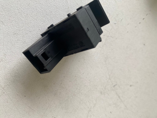 VW PASSAT 3C JETTA USED BOOT RELEASE SWITCH SWITCH 1K0 959 831