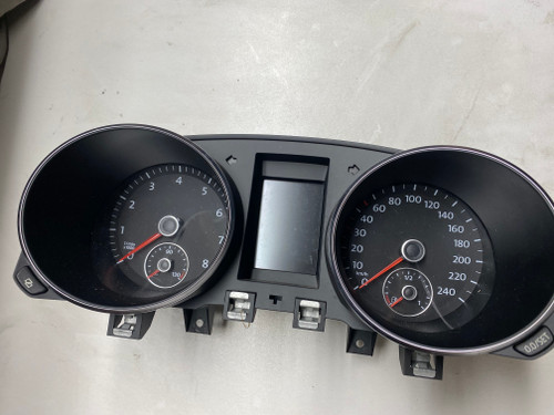 VW GOLF MK6 USED INSTRUMENT CLUSTER 5K0 920 870 D