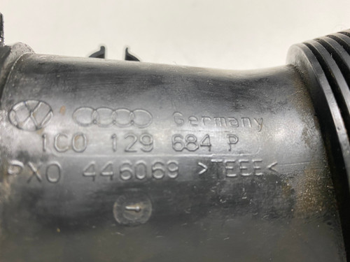 VW BEETLE 2L USED AIR INTAKE HOSE 1C0 129 684 P