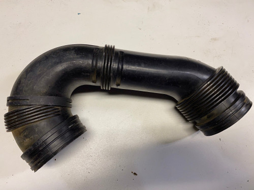 VW TOAREG V6 PETROL  USED AIR FILTER BOX DUCT 7L0 129 684 A