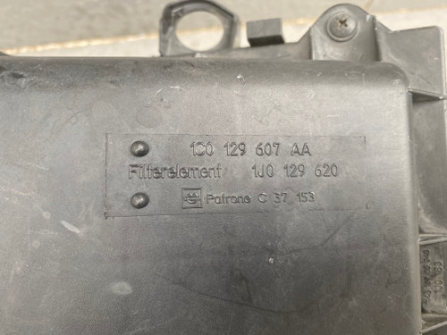 VW BEETLE USED AIR FILTER BOX 1C0 129 607 AA