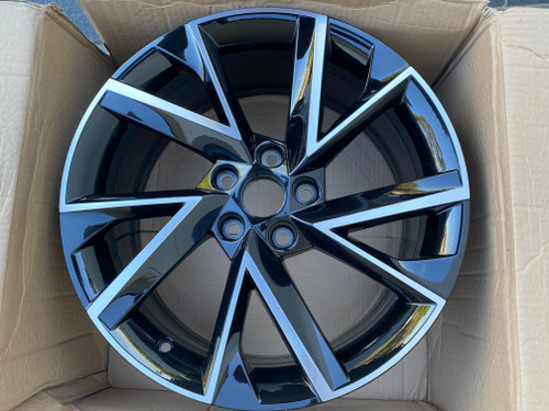 SKODA OCTAVIA NEW GENUINE 18 INCH MAG WHEEL 5E0 601 025 BM