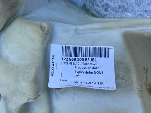VW TOAREG 7P NEW GENUINE FRONT CARPET 7P2 863 103 BE