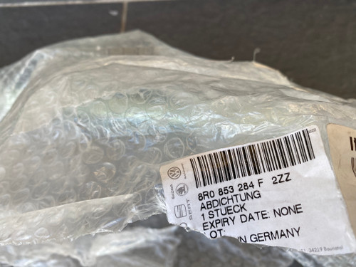 AUDI Q7 NEW GENUINE RH DOOR WAIST MOULD 4L0 853 284 E 2ZZ