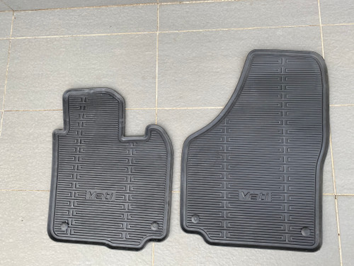 SKODA YETI NEW GENUINE FRONT RUBBER MATS DCC 630 101