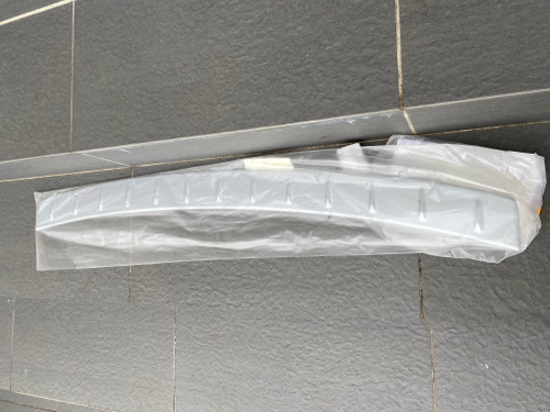 SKODA OCTAVIA COMBI NEW GENUINE LOAD PROTECTIVE STRIP 5E9064711B