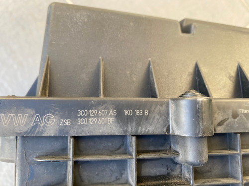 VW PASSAT GOLF 2L TDI USED AIR FILTER BOX 3C0 129 607 AS