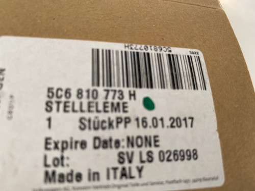 VW PASSAT NEW GENUINE FUEL FLAP ACTUATOR 5C6 810 773 H