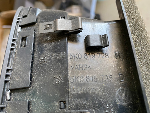 VW GOLF MK6 USED CENTRE AIR VENT 5K0 819 728 M