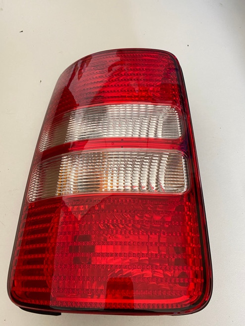 VW CADDY NEW GENUINE LH TAIL LIGHT 2K5 945 095 P