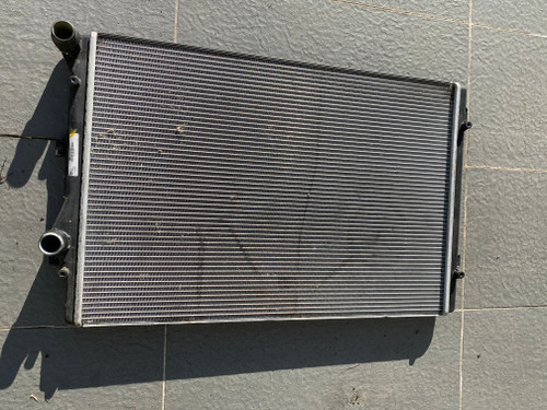 VW GOLF MK5 USED RADIATOR 1K0 121 251 L