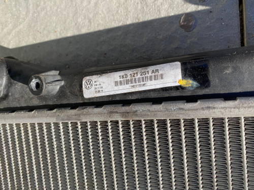 VW GOLF 1.6L CADDY  USED RADIATOR 1K0 121 251 AR