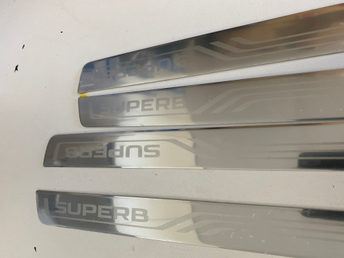 SKODA SUPERB 3 NEW GENUINE STAINLESS STEEL SEAL INSERTS 3V0 071 303