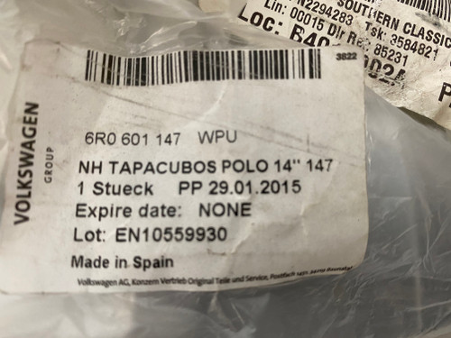 VW POLO 6R NEW GENUINE HUB CAP 6R0 601 147 WPU
