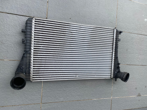 VW TIGUAN PASSAT TT USED TURBO INTER COOLER 8ML 376 746 - 061