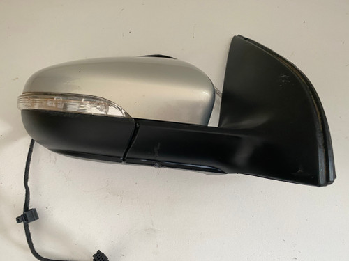 VW GOLF MK6 HATCH USED RH DOOR MIRROR IN SILVER LR7L PAINT CODE