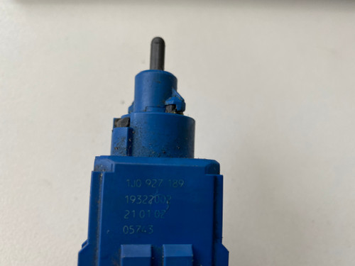 VW GOLF MK4 USED BRAKE SWITCH 1J0 927 129