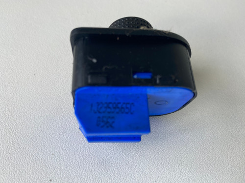 VW GOLF MK4 / VW PASSAT / BEETLE MIRROR SWITCH FOLDING TYPE FOR RHD CARS 1J2 959 565 C
