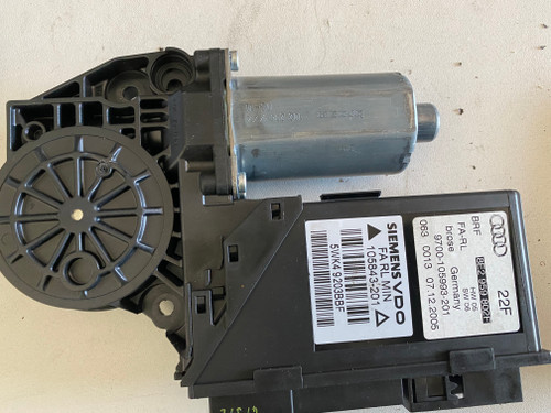 AUDI A4 B7 USED RHF WINDOW MOTOR 8E0 959 802 F