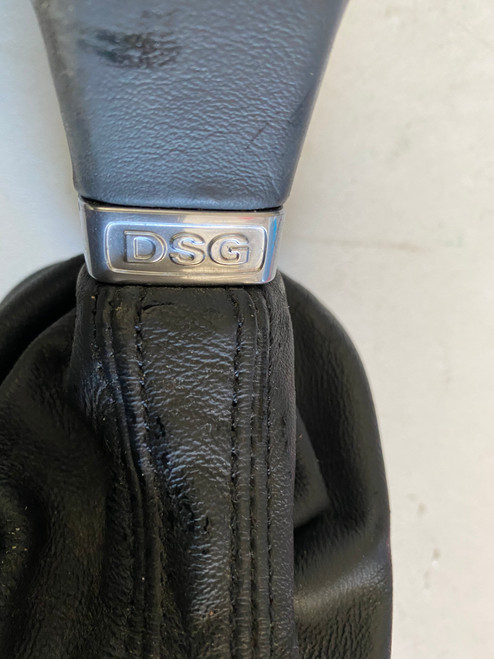 VW GOLF MK5 TDI DSG USED GEARK KNOB WITH SHIFTER BOOT