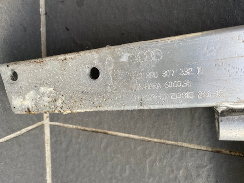 AUDI Q5 USED RHR BAR BRACKET  8R0 807 332 B