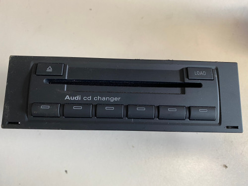 SKODA OCTAVIA 2 AUDI A4 B7 USED CD CHANGER 1Z0 935 111 A